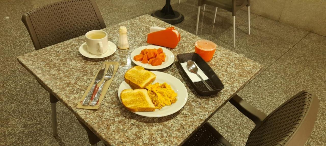 Hoteles Bogota Inn Lago Chico Zona Rosa Екстериор снимка