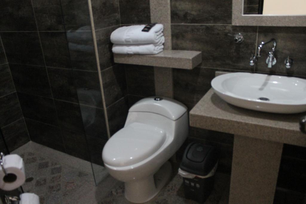 Hoteles Bogota Inn Lago Chico Zona Rosa Екстериор снимка